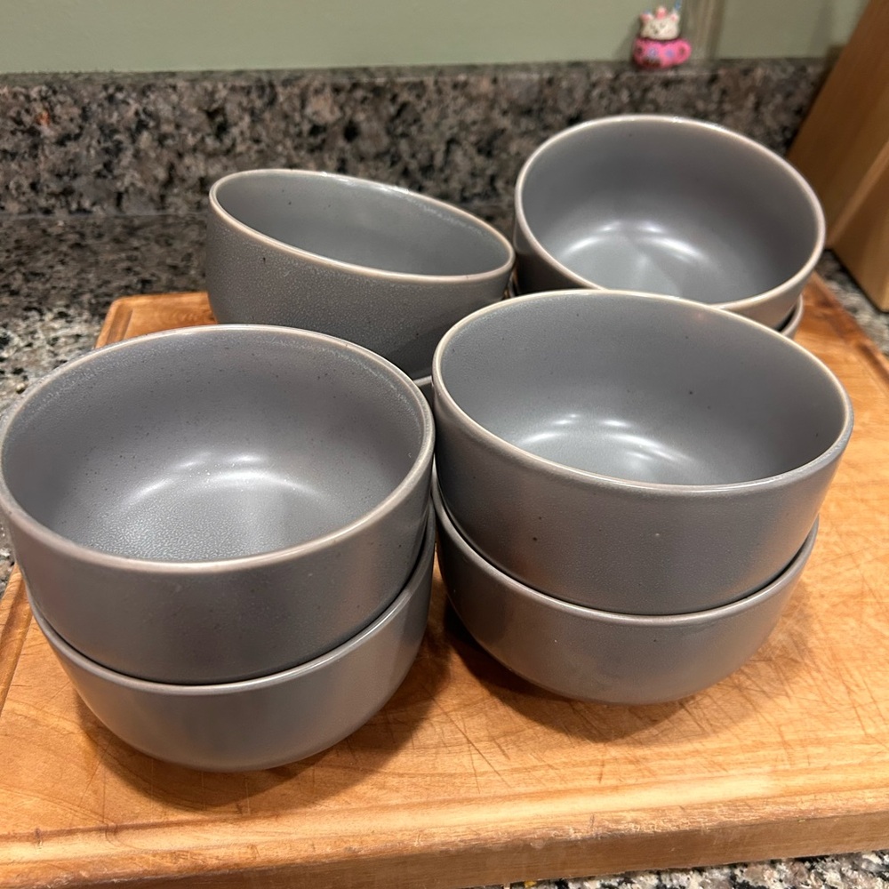 Threshold Stoneware Bowl in Tilley bronze